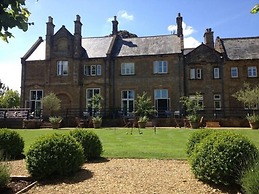 Lanes Hotel