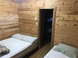 Longmuir's Hidden Cove Cottage Resort