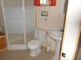 Longmuir's Hidden Cove Cottage Resort
