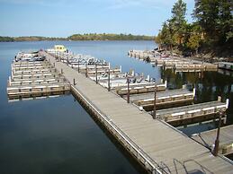 Tomahawk Resort