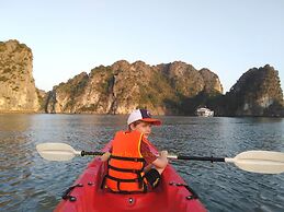 Alex Ha Long Hotel