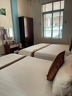 Alex Ha Long Hotel