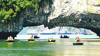 Alex Ha Long Hotel