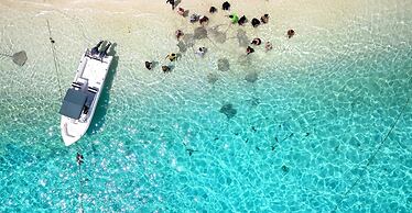 Luau Beach Inn
