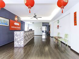 Super OYO 251 Intime Hotel