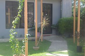 Manora Apartments and Guest House