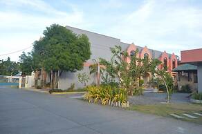 Manora Apartments and Guest House