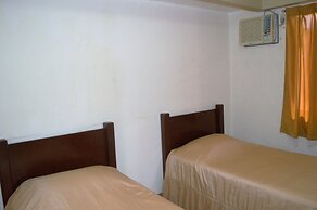 Manora Apartments and Guest House