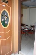 Manora Apartments and Guest House