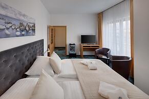 Hotel OYA