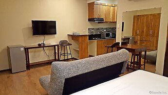 Golden Gate Suites