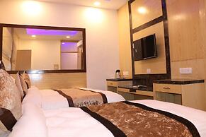 Check In Room Chuna Mandi