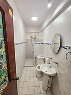 MB's Garden Inn