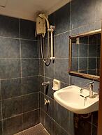 MB's Garden Inn