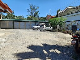 MB's Garden Inn