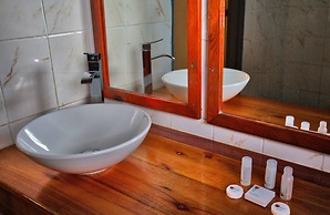 Island Safari Lodge