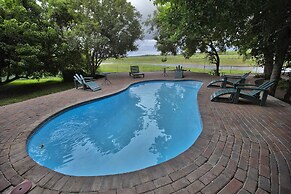 Island Safari Lodge