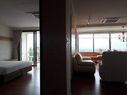 The Green Golf Residence Condominium