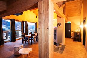 Alpen Select Lodge for 16-24 People