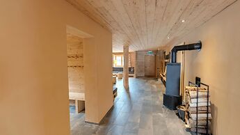 Alpen Select Lodge for 16-24 People
