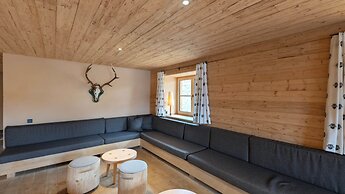 Alpen Select Lodge for 16-24 People
