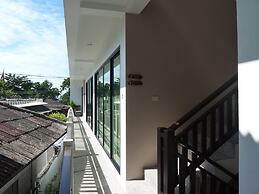 Kata Beachwalk Hotel and Bungalows