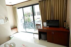 Kata Beachwalk Hotel and Bungalows