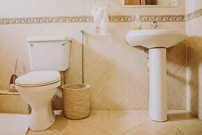 White House Hostels - Arusha