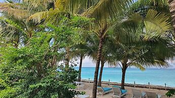 MYAMO Beach Lodge