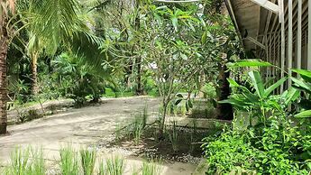 MYAMO Beach Lodge