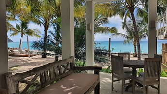 MYAMO Beach Lodge