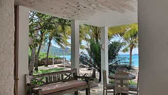 MYAMO Beach Lodge