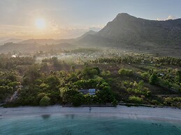 MYAMO Beach Lodge