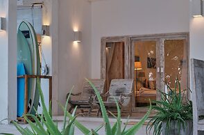 MYAMO Beach Lodge