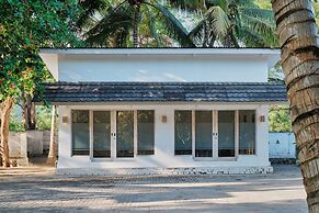 MYAMO Beach Lodge