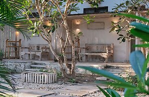 MYAMO Beach Lodge