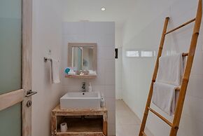 MYAMO Beach Lodge