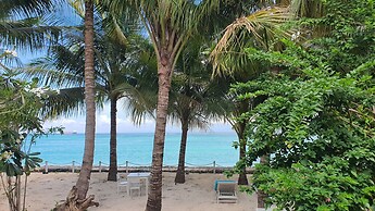 MYAMO Beach Lodge