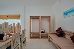 MYAMO Beach Lodge