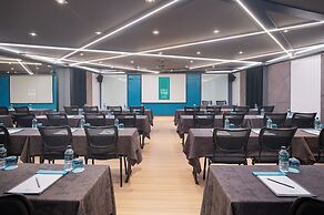 Cross Vibe Sukhumvit Hotel