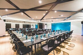 Cross Vibe Sukhumvit Hotel