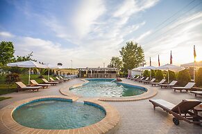 Sunny Hill Hotel