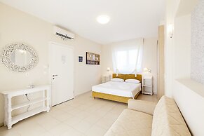 Sunny Hill Hotel