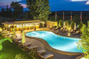 Sunny Hill Hotel