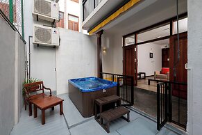 The Thinnai Hotel