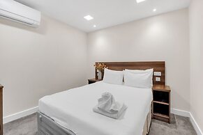 Signature Hotel London