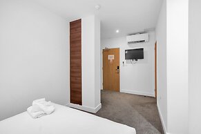 Signature Hotel London