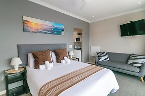 Phoenix Lodge and Waterside Accommodation