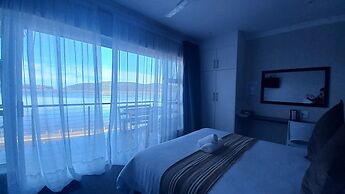 Phoenix Lodge and Waterside Accommodation