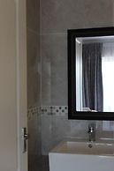 Phoenix Lodge and Waterside Accommodation